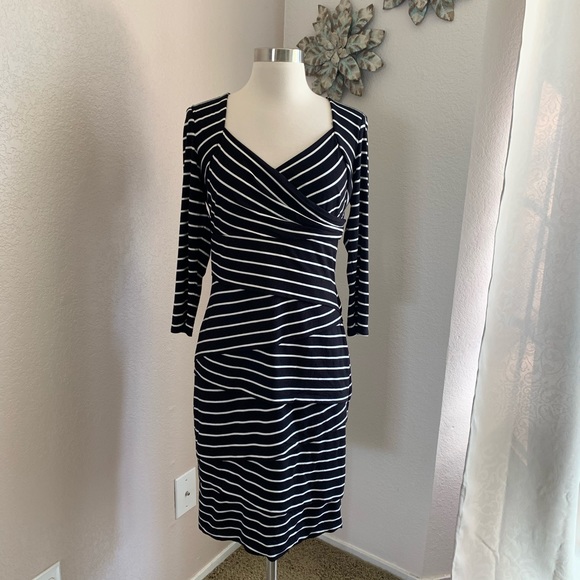 White House Black Market Dresses & Skirts - White House Black Market Dress Built In Shapewear